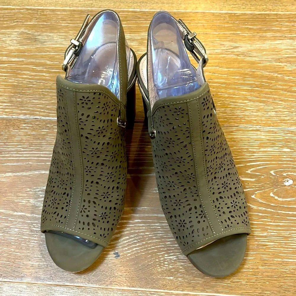 Antonio Melani 8.5 open toed shoe. Great condition. Only worn inside. - Picture 1 of 8